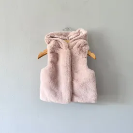 Adyson Parker / Pink faux fur vest / 2T