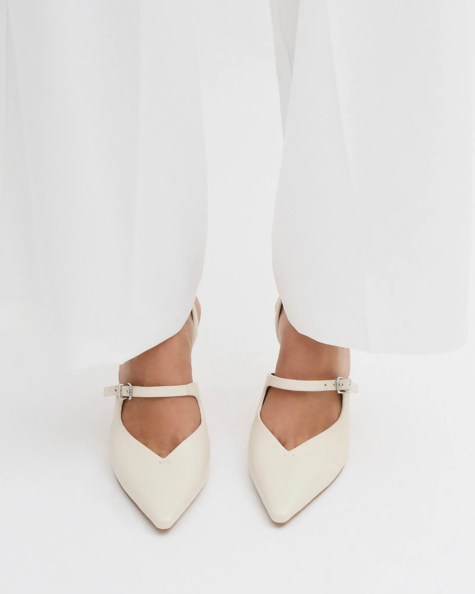 INGRID MID HEEL OFF WHITE LEATHER